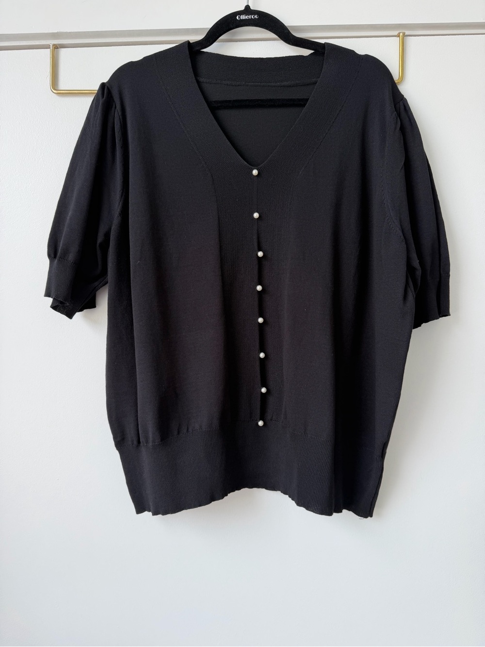 SHEIN Black V-Neck Pearl-Button Short Sleeve Sweater Top